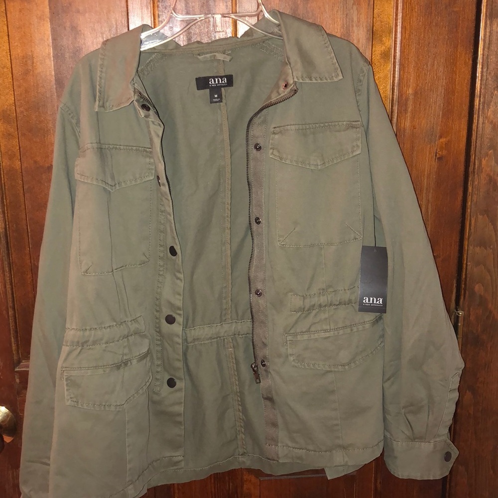 GREEN ARMY JACKET NEVER WORN!!